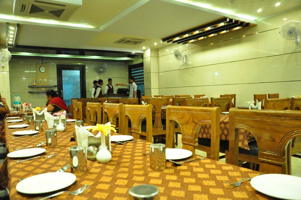 Hotel Basera Brij Bhoomi Vrindāvan Екстериор снимка