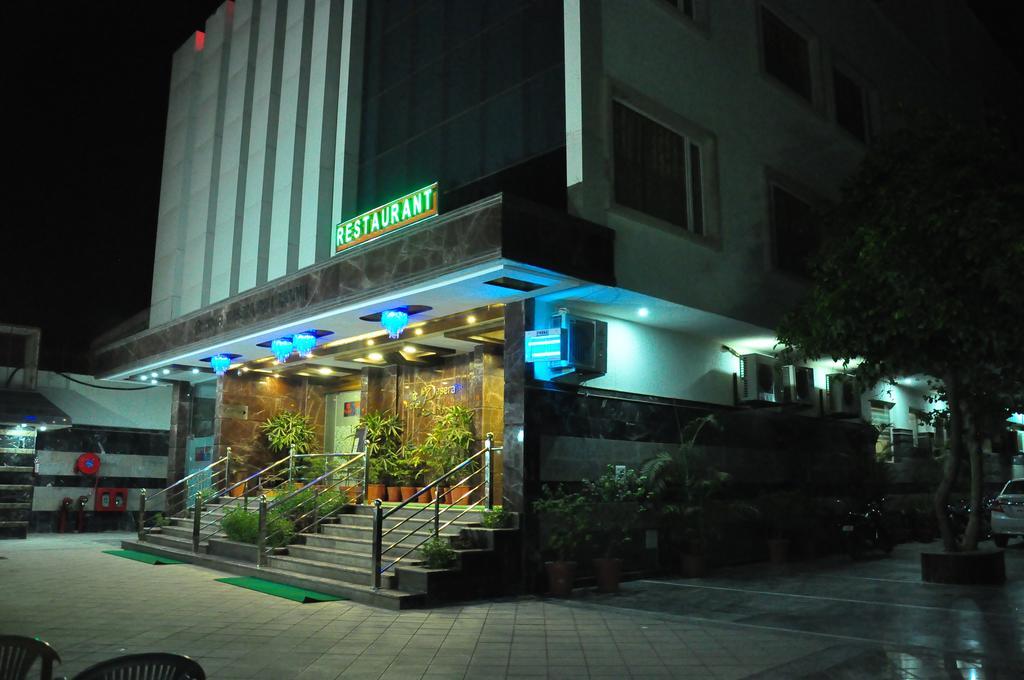 Hotel Basera Brij Bhoomi Vrindāvan Екстериор снимка