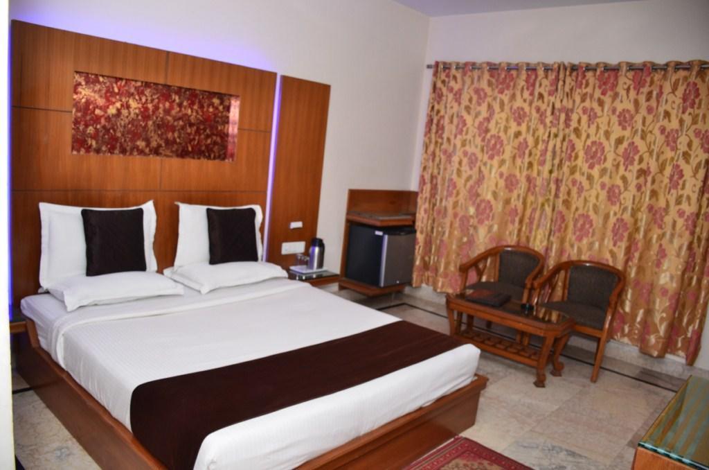 Hotel Basera Brij Bhoomi Vrindāvan Екстериор снимка